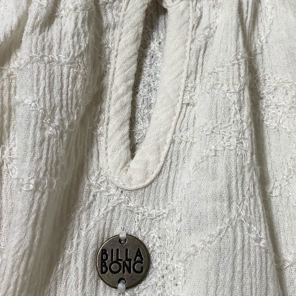 Billabong women’s adjustable strap shirt. EUC! Material is gauzy, see last pic! - Picture 4 of 5